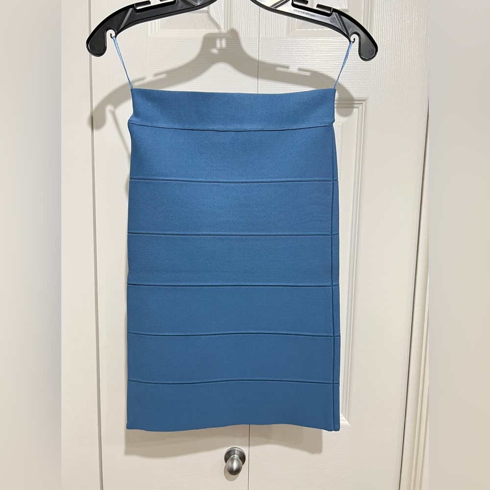 BCBGMAXAZRIA ALEXA Knitted Skirt - Blue Haze - Small - NWT
